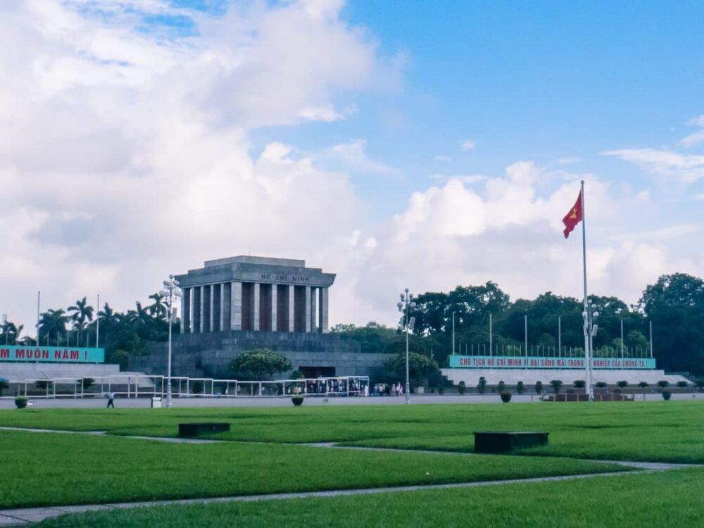 Le mausolée d'Ho Chi Minh Architecture
