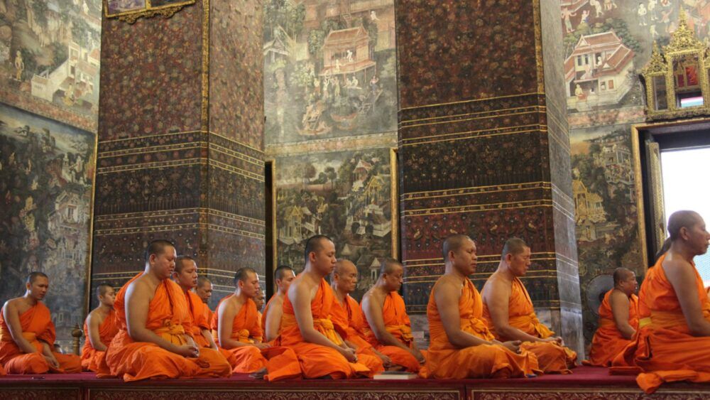 Les moines en Thaïlande