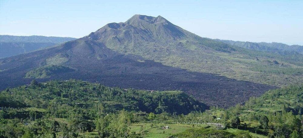 Mont Batur à l'échelle dans le Kintamani