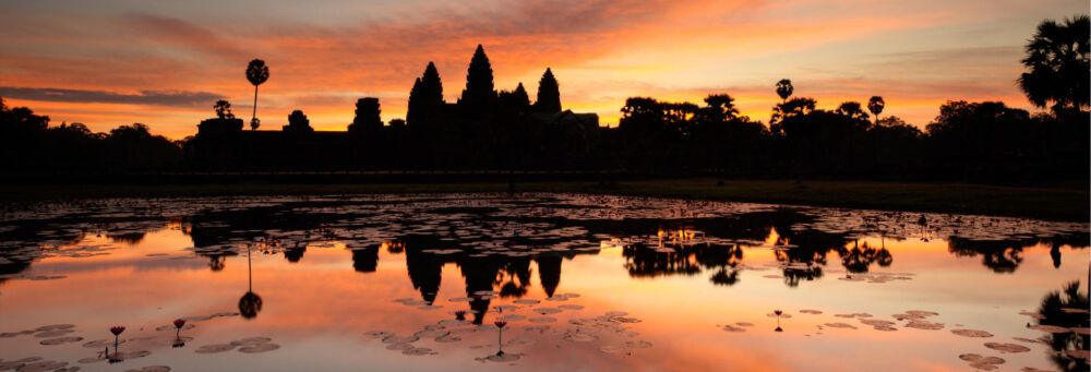 Regarder le coucher de soleil au Wat Sa Si