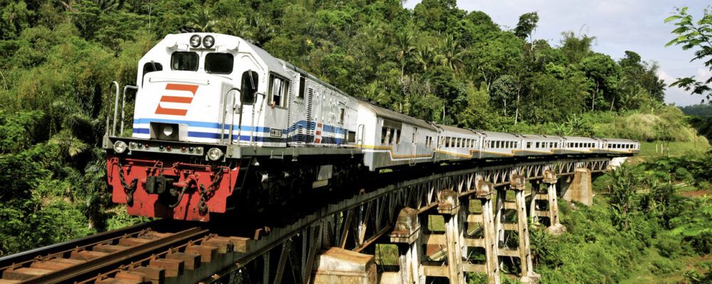 Trains d'Indonésie : Avec le Java Express