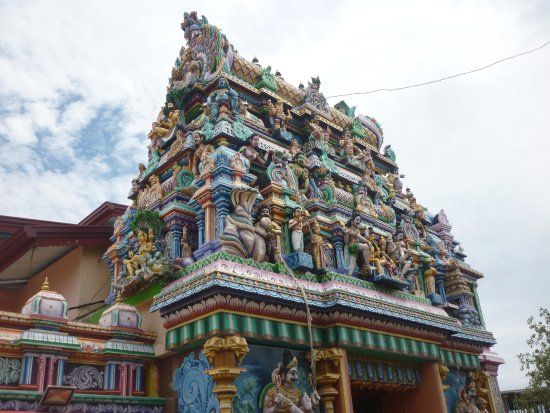 Visitez un ou deux temples hindous