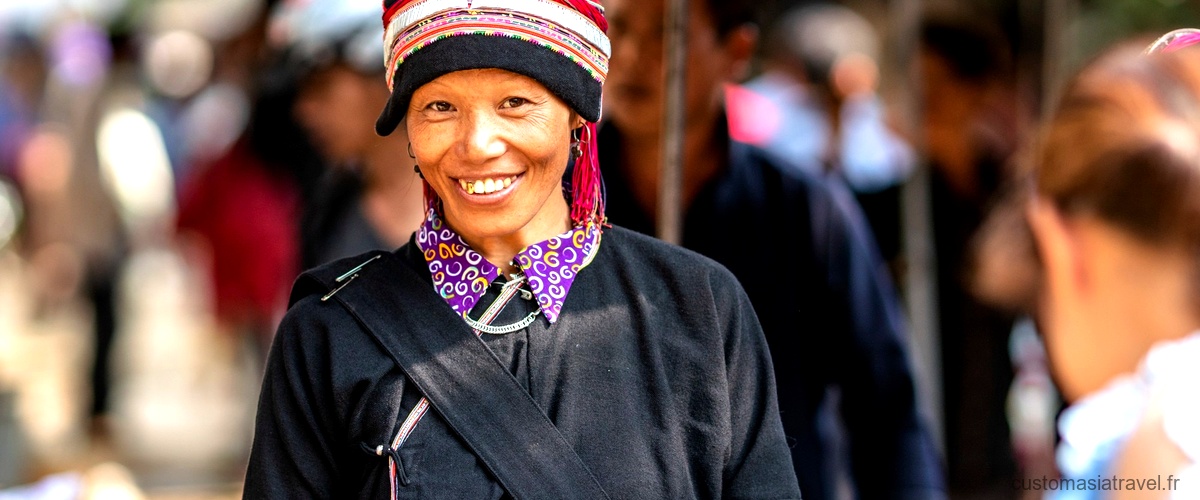 Découvrez la richesse des tenues traditionnelles laotiennes pour femmes