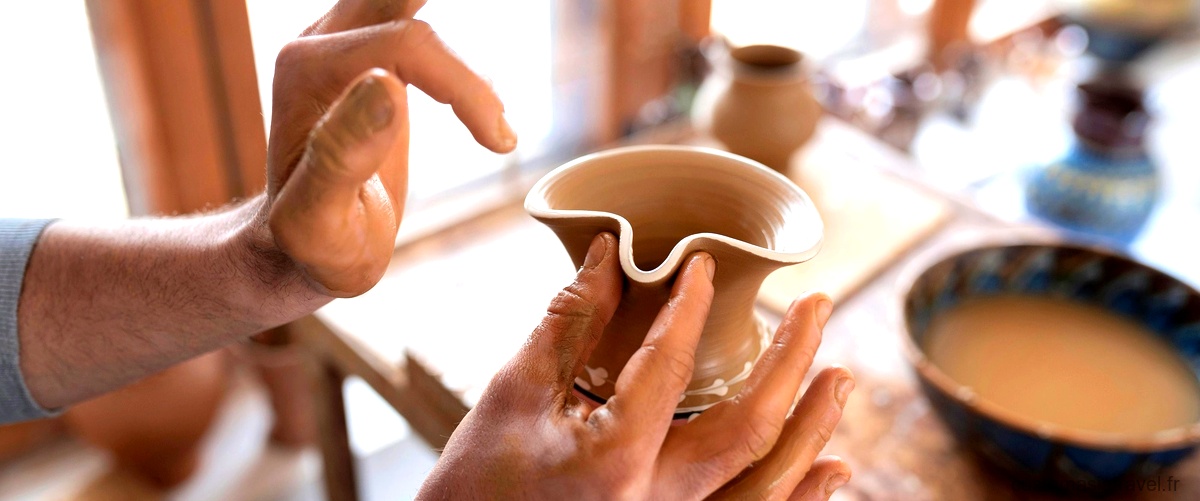 Explorez le village de potiers de Bat Trang au Vietnam : un voyage à travers l'histoire de la céramique